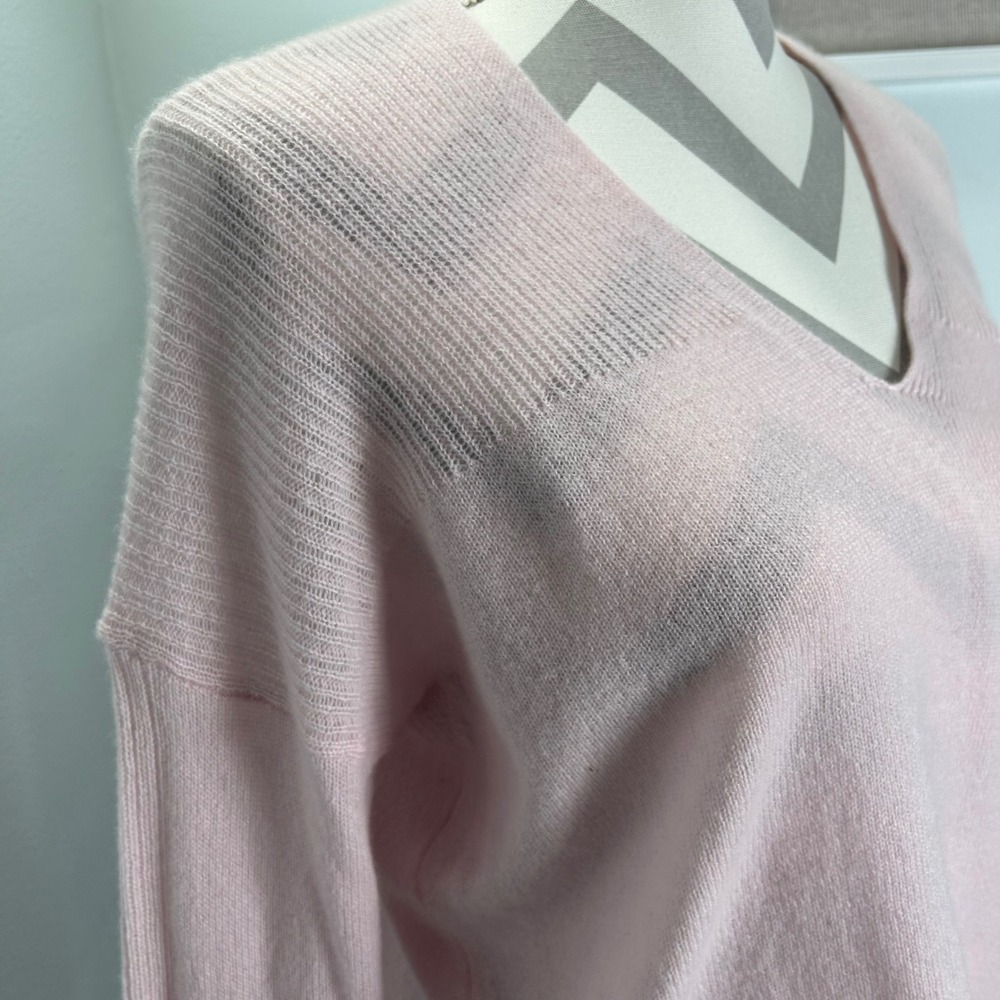 Duffy XS Pink 100% Cashmere V-Neck Long Sleeve Oversized Sweater Soft Knit NWT - Picture 6 of 7